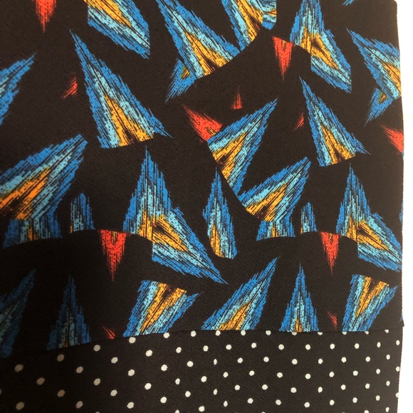 NWOT uniquely designed pencil skirt - Picture 2 of 2